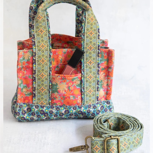 Natural life mini crossbody tote - Picture 2 of 5